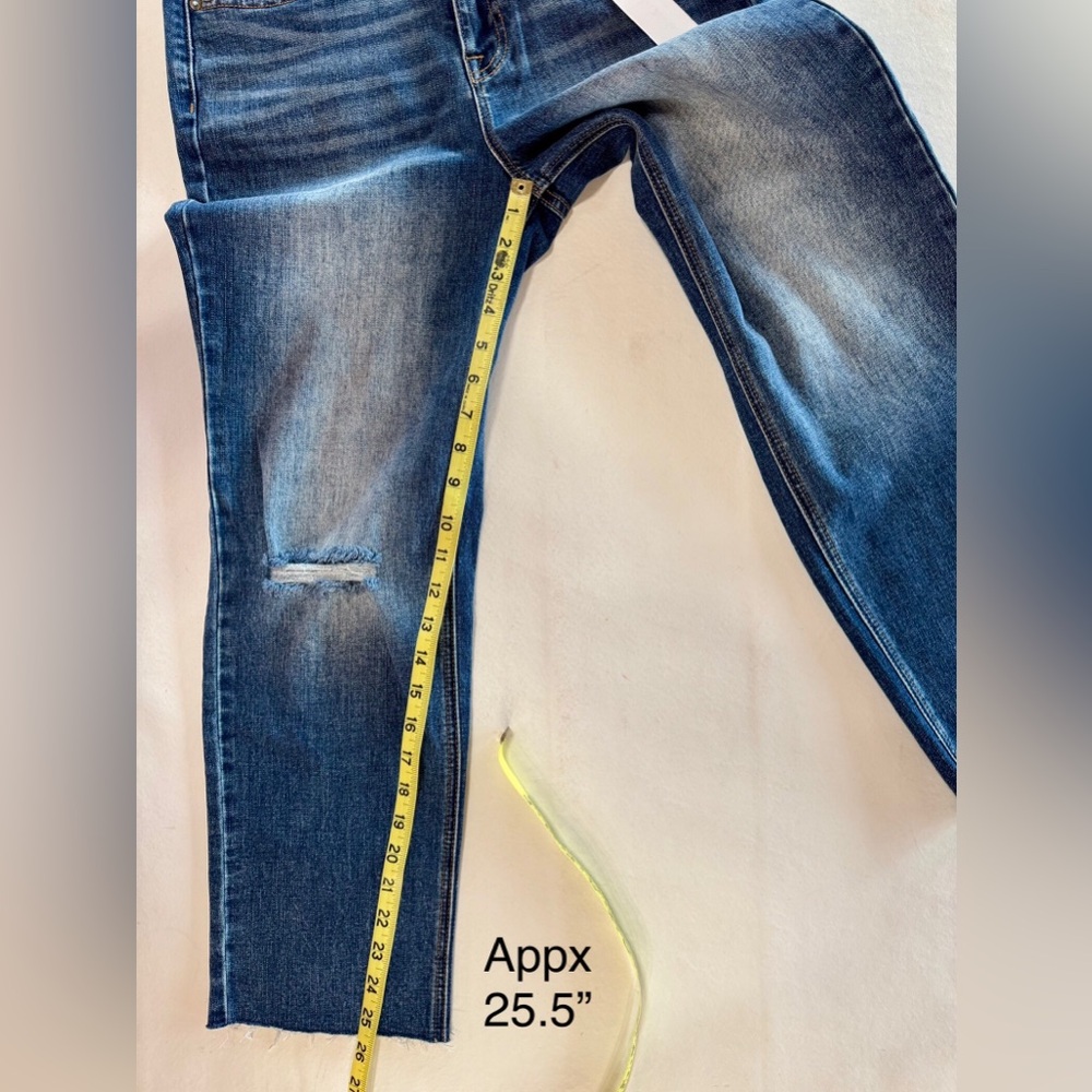 VIGOSS Stevie Crop Straight Raw Hem Jeans (28) - Picture 11 of 16